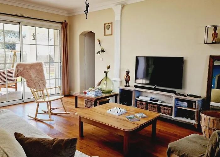 L'escapade - Superbe Maison Familiale Proche Sauveterre 招待所 莱萨布勒-多洛讷