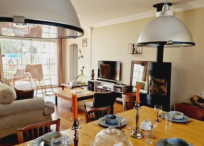 L'escapade - Superbe Maison Familiale Proche Sauveterre 莱萨布勒-多洛讷